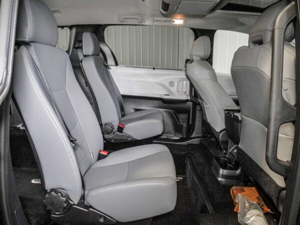 2026 Toyota Sienna XLE 8-Passenger