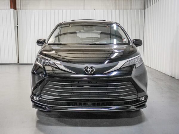 2026 Toyota Sienna XLE 8-Passenger