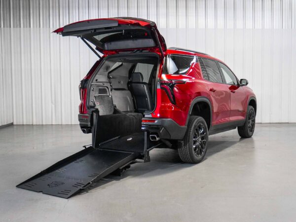 2026 Chevrolet Traverse FWD LT