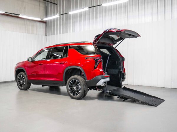 2026 Chevrolet Traverse FWD LT