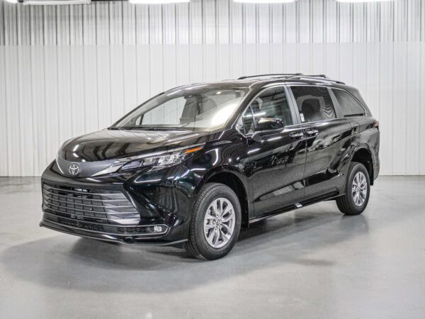 2026 Toyota Sienna XLE 8-Passenger