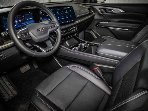 2026 Chevrolet Traverse FWD LT