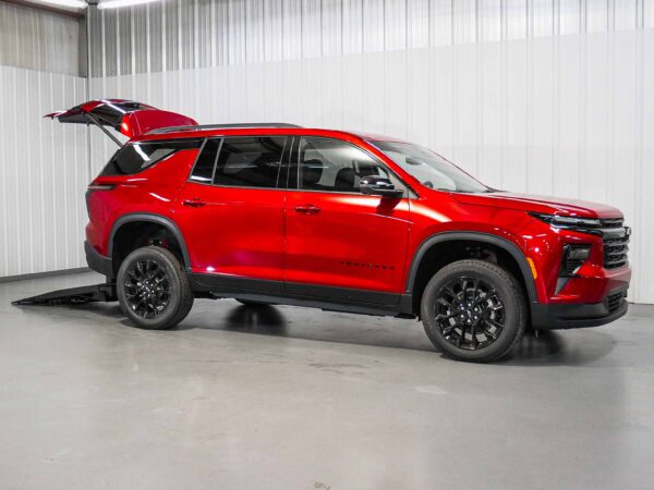2026 Chevrolet Traverse FWD LT