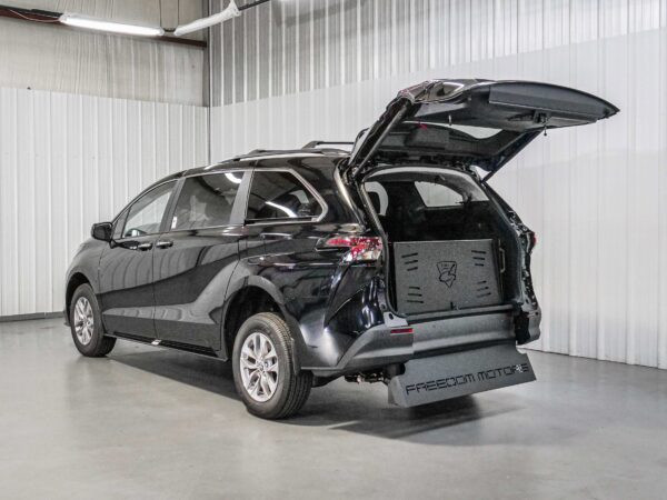 2026 Toyota Sienna XLE 8-Passenger