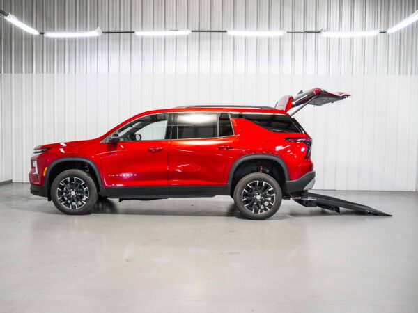 2026 Chevrolet Traverse FWD LT