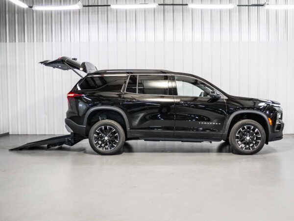 2026 Chevrolet Traverse FWD LT