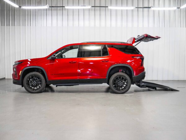 2026 Chevrolet Traverse FWD LT
