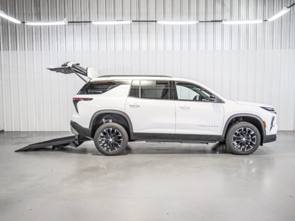 2026 Chevrolet Traverse FWD LT