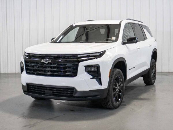 2026 Chevrolet Traverse FWD LT