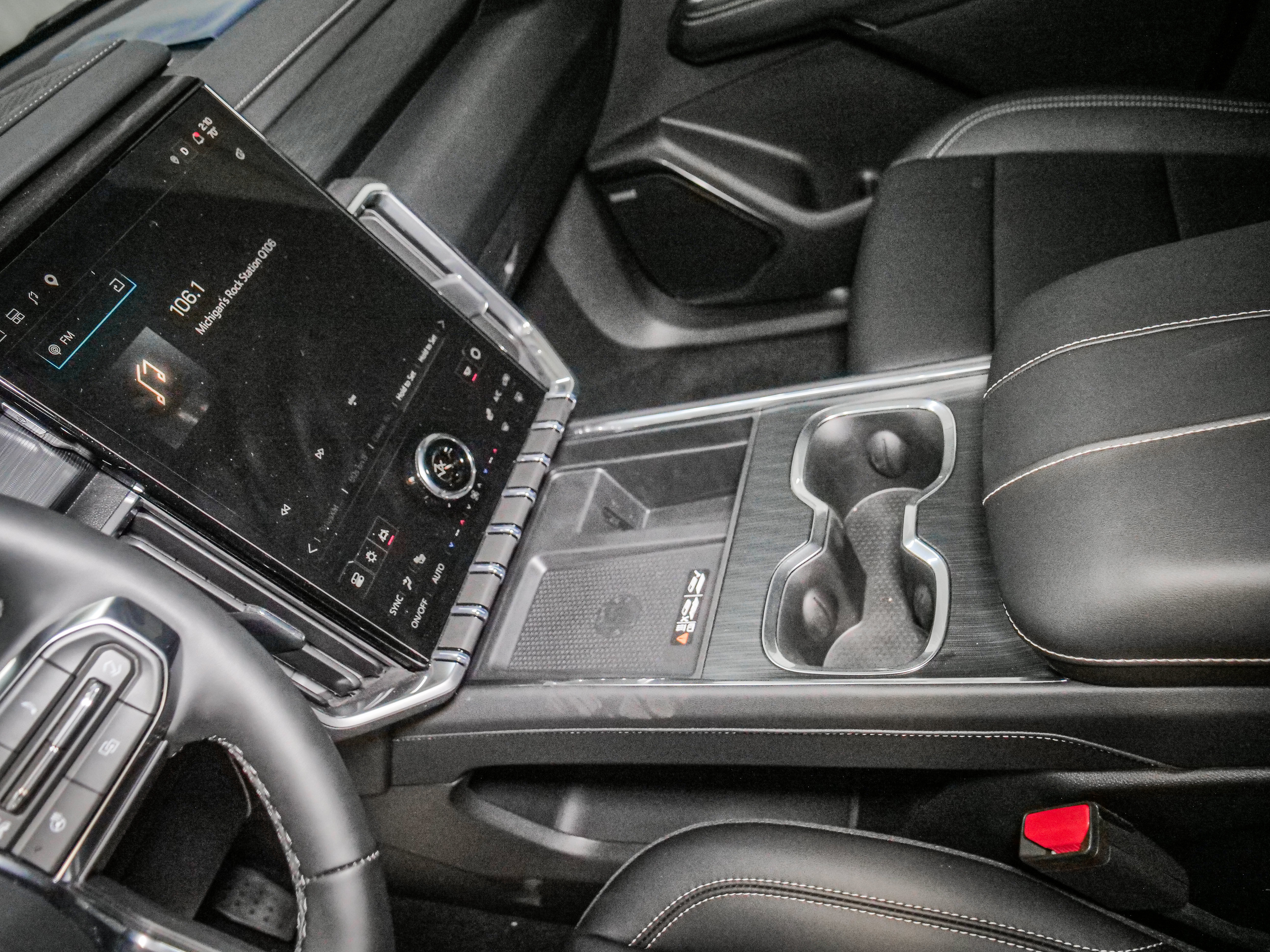 2026 GMC Acadia Elevation - Photo 17