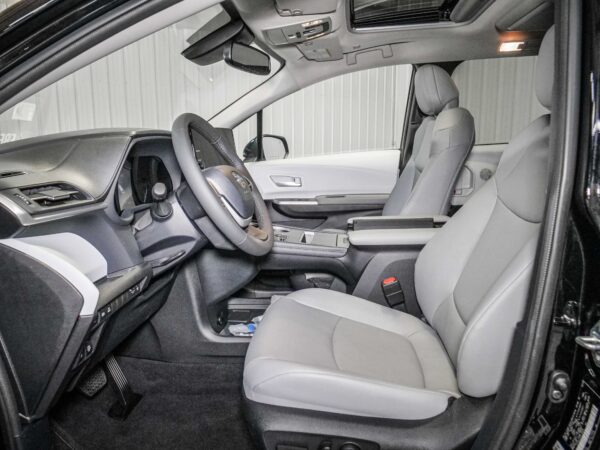 2026 Toyota Sienna XLE 8-Passenger