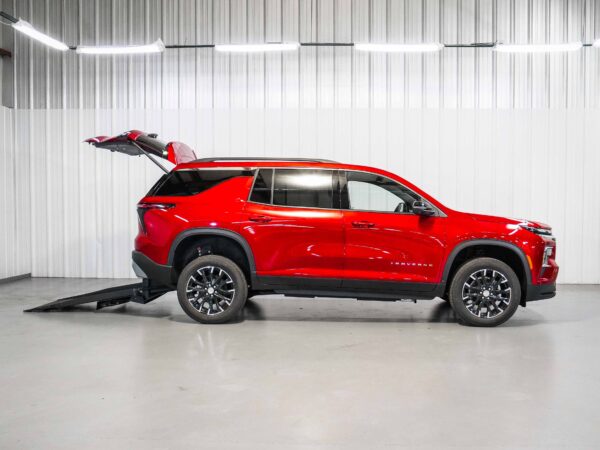 2026 Chevrolet Traverse FWD LT