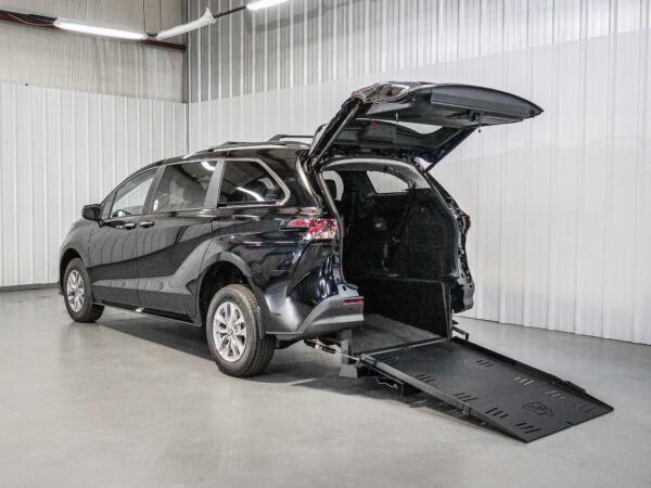 2026 Toyota Sienna XLE 8-Passenger