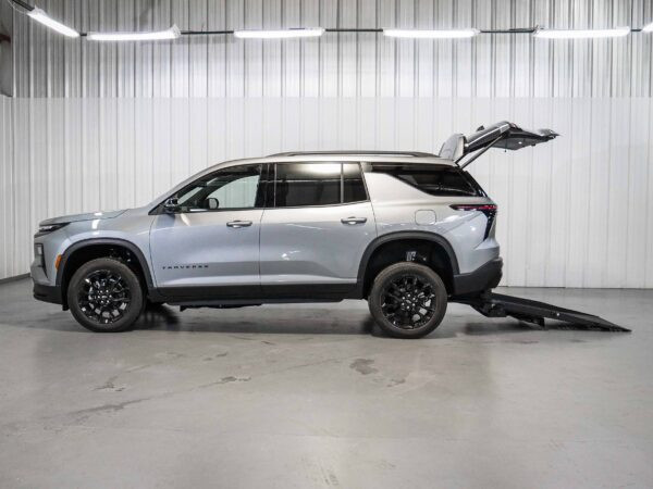 2026 Chevrolet Traverse FWD LT