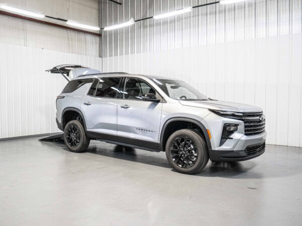 2026 Chevrolet Traverse FWD LT