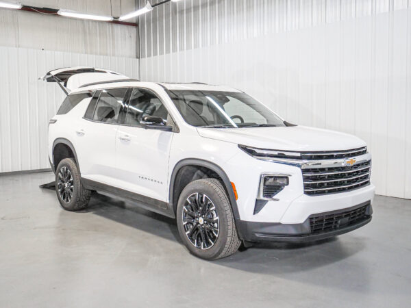 2026 Chevrolet Traverse FWD LT