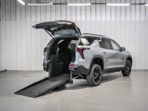 2027 Chevrolet Traverse FWD LT