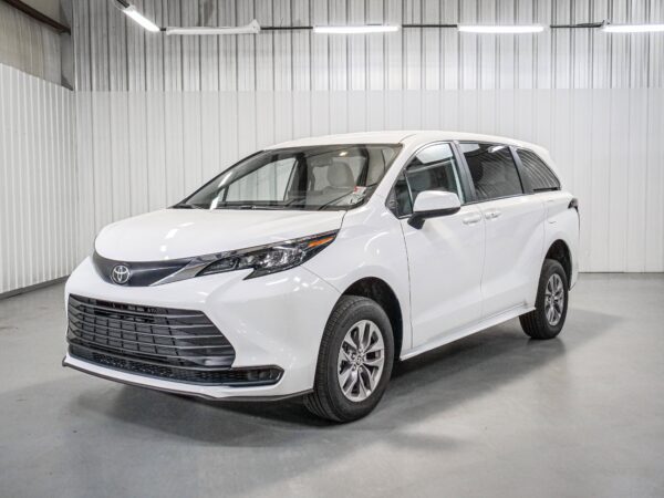 2026 Toyota Sienna LE