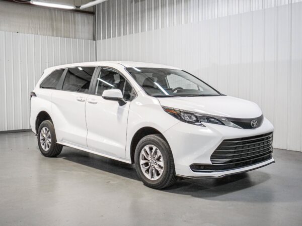 2026 Toyota Sienna LE