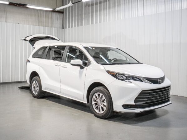 2026 Toyota Sienna LE