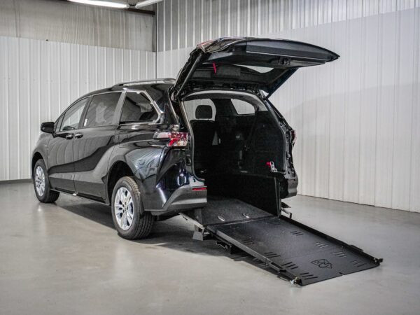 2026 Toyota Sienna XLE 8-Passenger