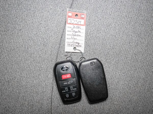 2026 Toyota Sienna LE