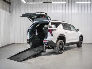 2027 Chevrolet Traverse FWD LT