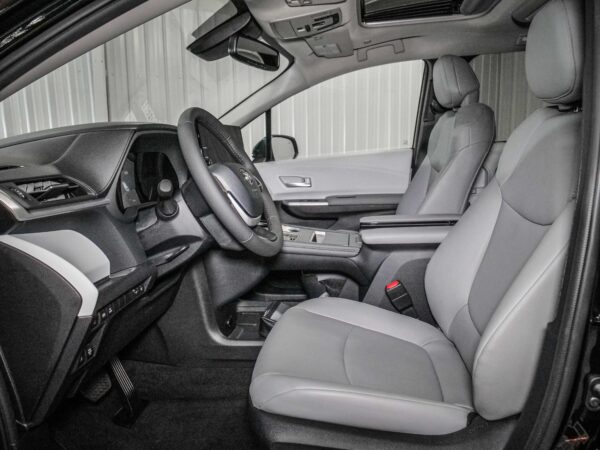 2026 Toyota Sienna XLE 8-Passenger